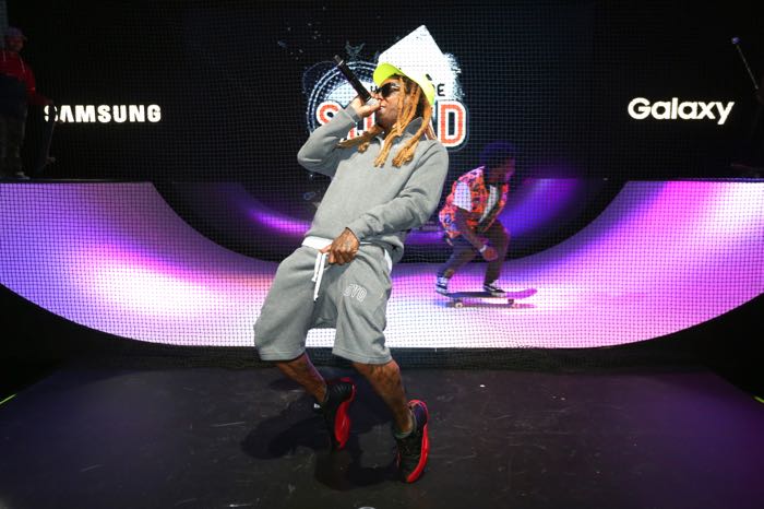 LOS ANGELES, CA - JUNE 14: Rapper Lil Wayne performs onstage at the Samsung booth at E3 Expo 2016 on June 15, 2016 in Los Angeles, California. (Photo by Joe Scarnici/Getty Images for Samsung)