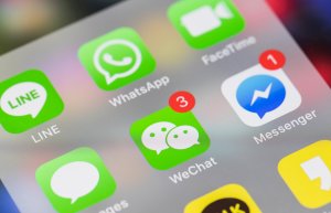 Social Media Apps on Smart Phones