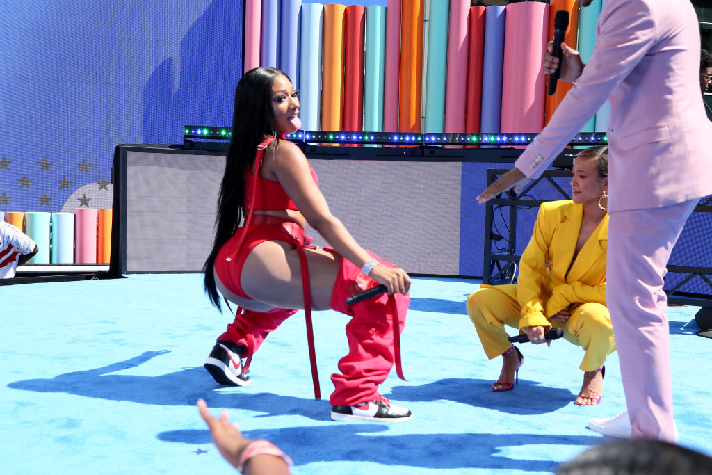 Trey Songz Looked Super Thirsty Watching Meg The Stallion & Teyana Taylor Twerk