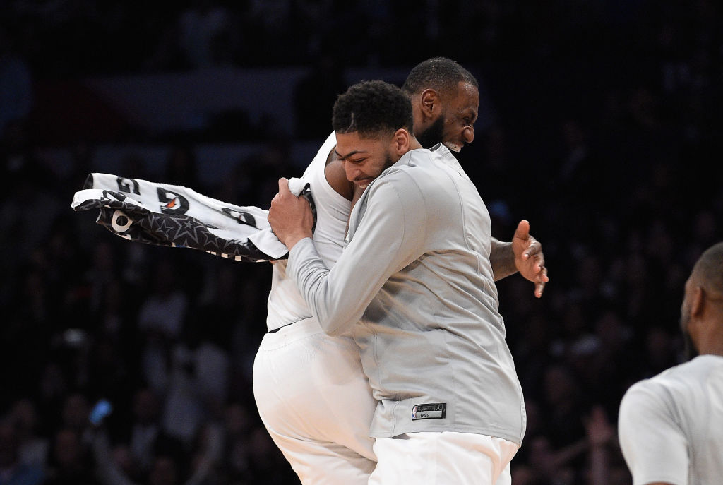 LeBron James Revives No.6 Jersey, #NBATwitter Reacts