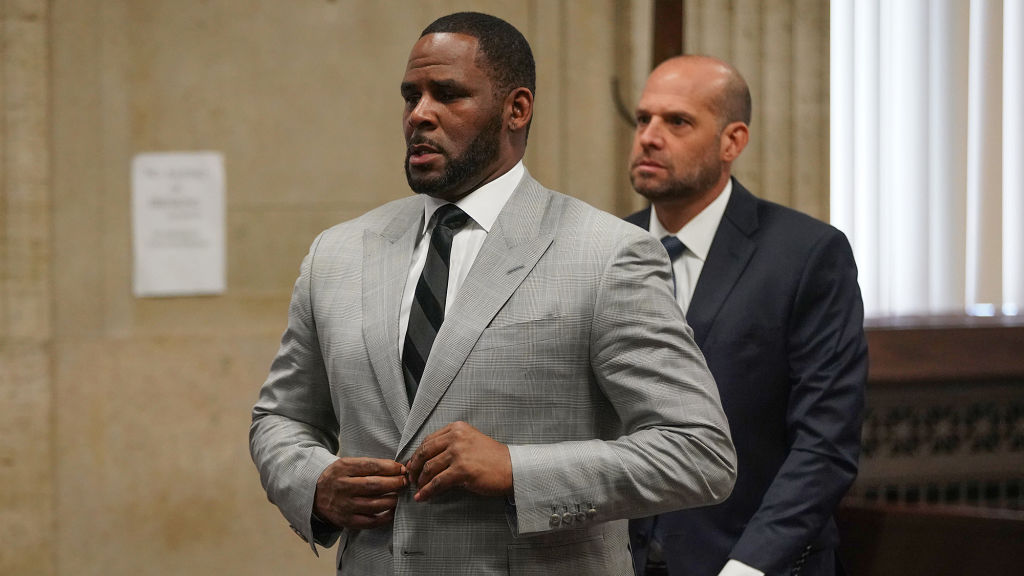 Cook County prosecutors seek to raise bond on R. Kelly even though heâs already in custody on federal charges