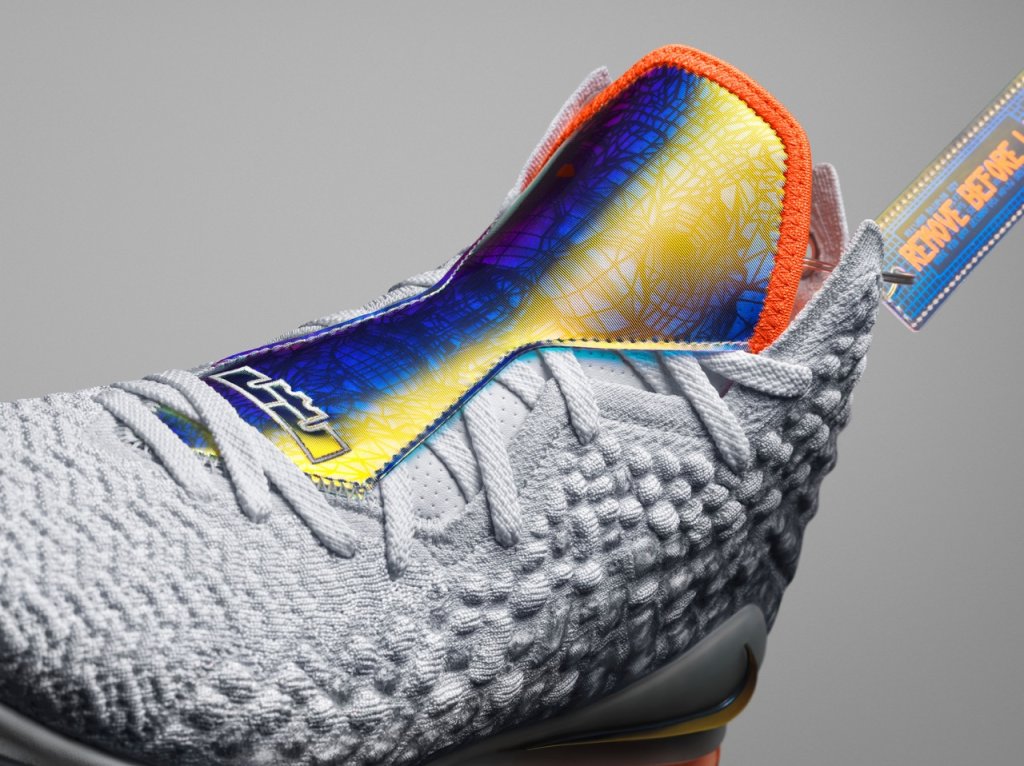 LeBron James - Nike LEBRON XVII