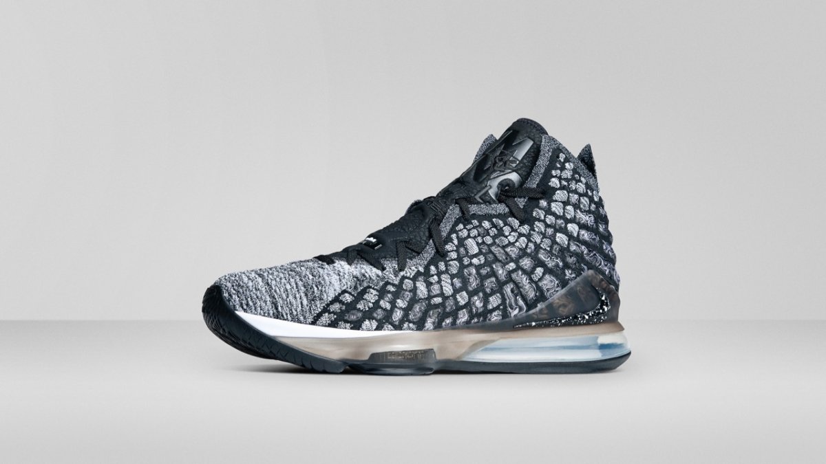 LeBron James - Nike LEBRON XVII