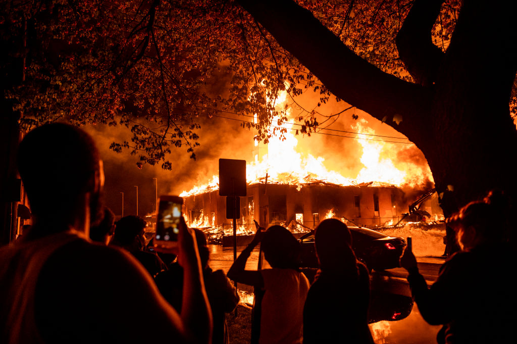 George Floyd Protesters & Minneapolis Police Clash In Overnight Riots