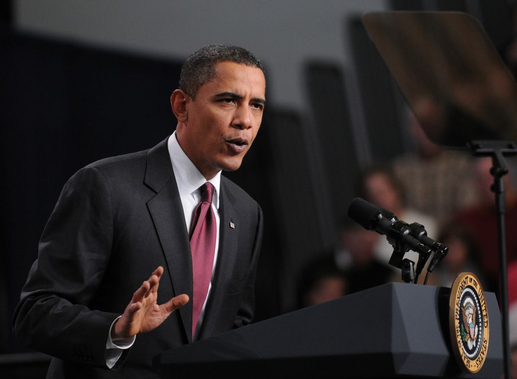 (020210 Nashua, MA) President Barack Obama visits Nashua North High School for a town meeting. Tuesday, February 02, 2010. Staff photo by Ted Fitzgerald