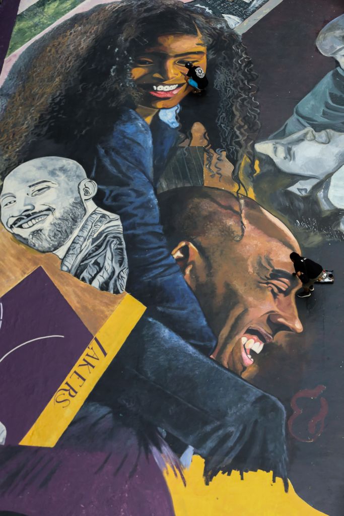 PHILIPPINES-MANILA-GIANT MURAL-KOBE BRYANT