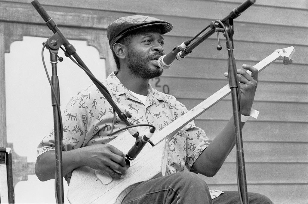 Lonnie Pitchford Performs On Stage