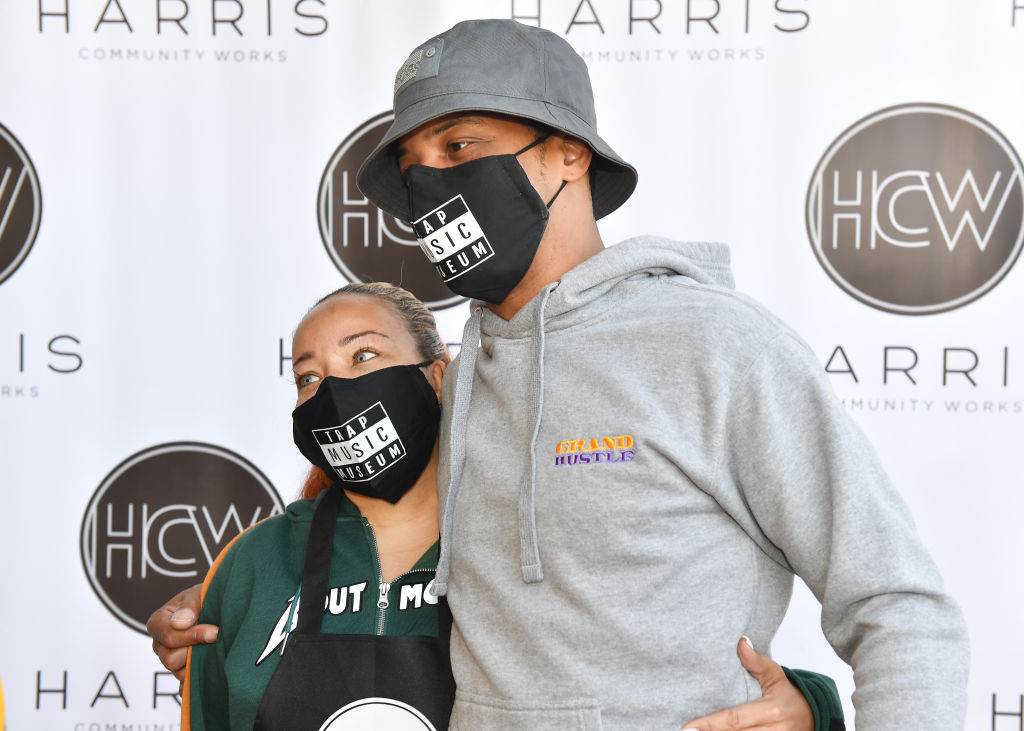 Harris Community Works 15th Annual Turkey Giveaway