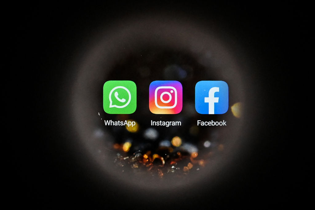 RUSSIA-INTERNET-FACEBOOK-WHATSAPP-INSTAGRAM-OUTAGE