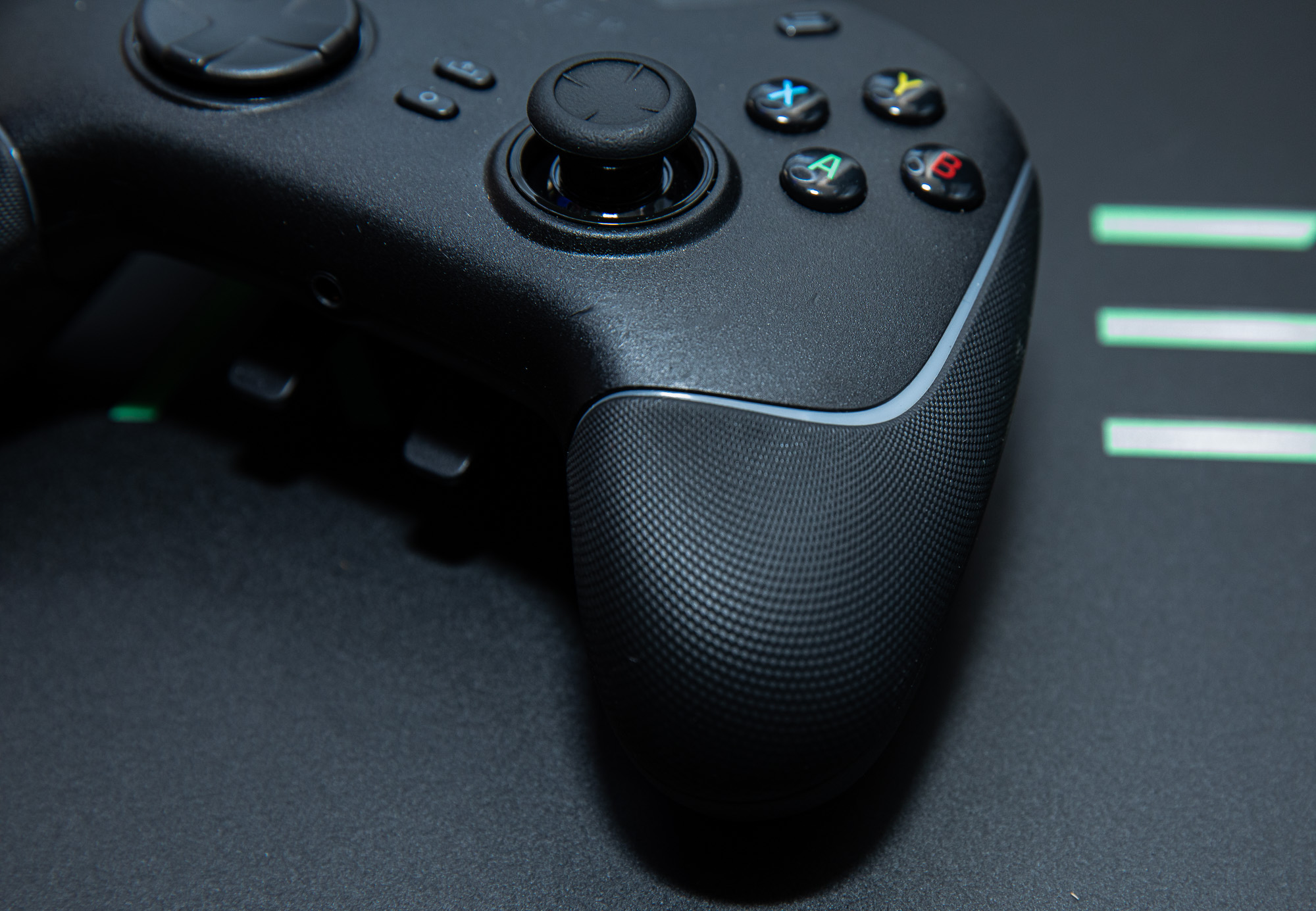 Razer Wolverine V2 Chroma