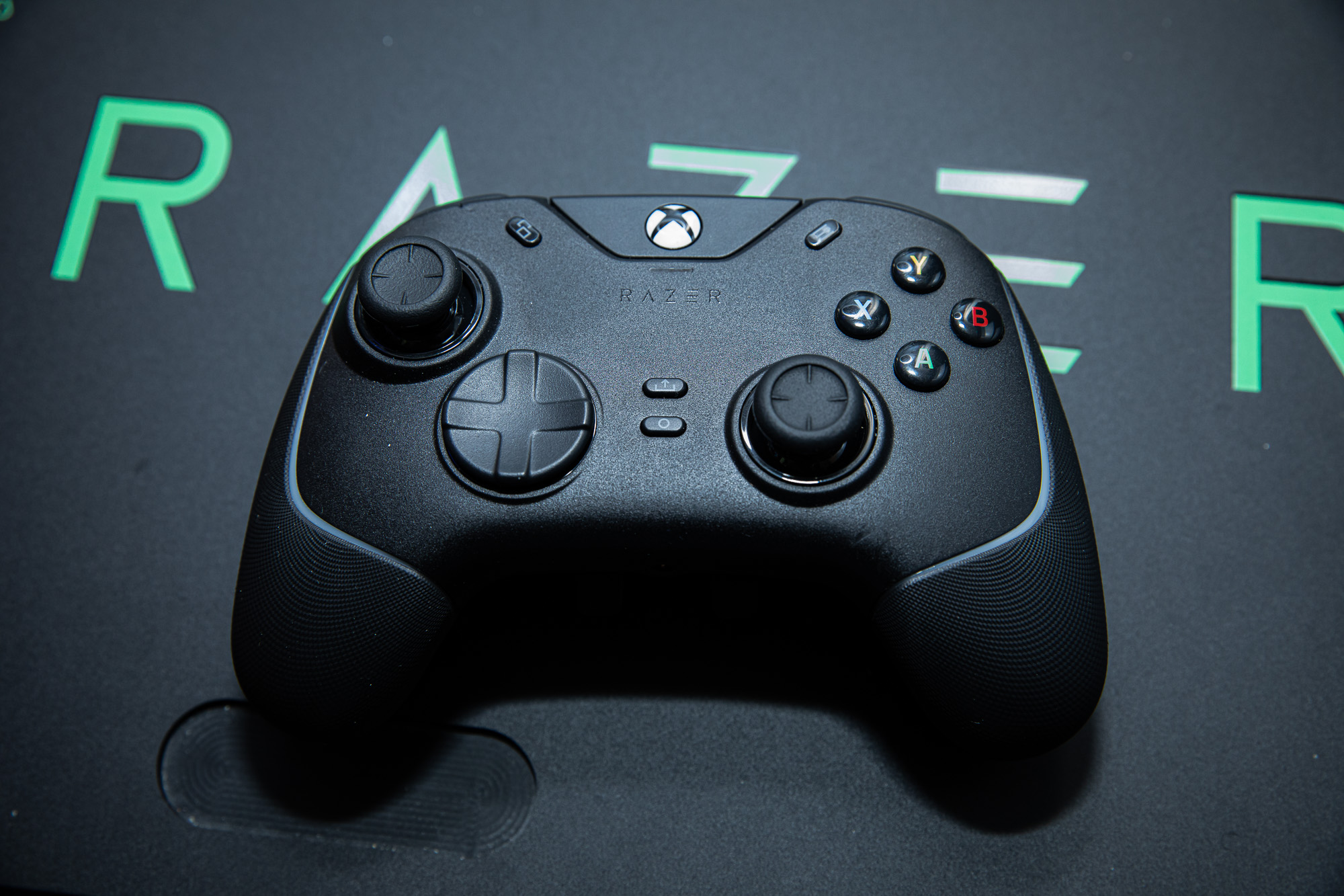 Razer Wolverine V2 Chroma