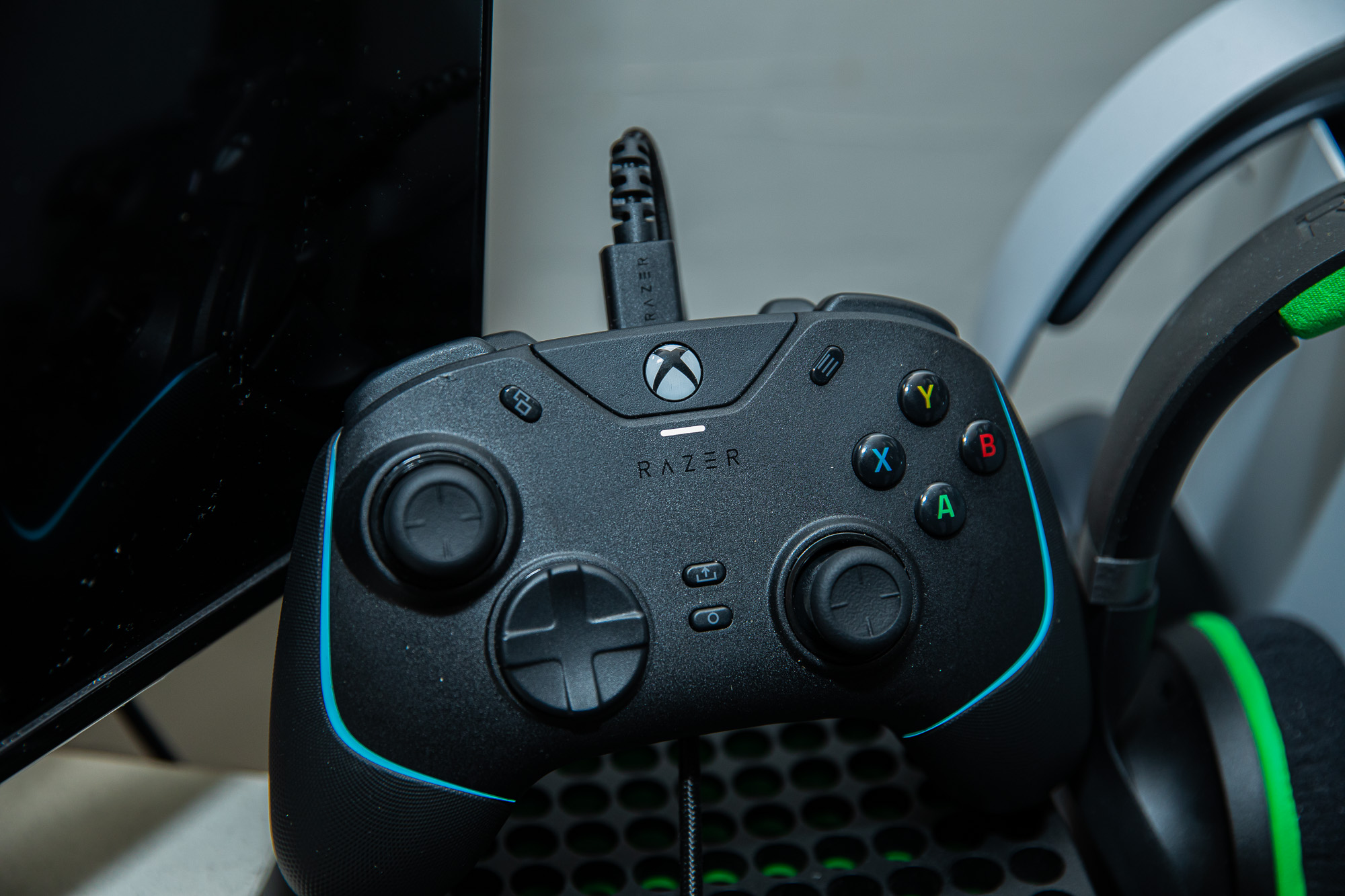 Razer Wolverine V2 Chroma