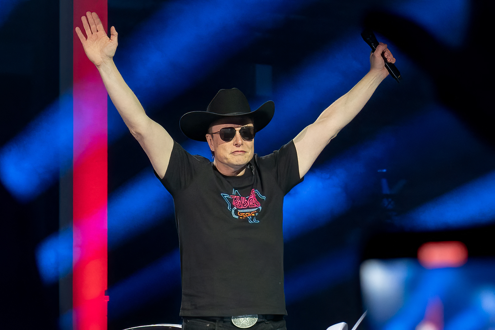 Twitter In Chaos After Elon Musk Puts In Bid To Buy 100% of The Company