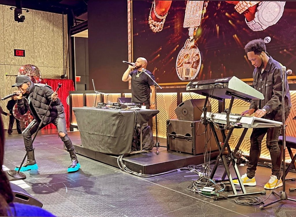 A BOOGIE WIT DA HOODIE & DJ OMINAYA AT YOUTUBE'S FAMILY REUNION