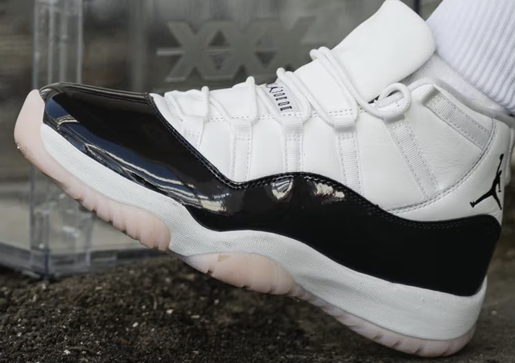 Air Jordan 11 Neapolitan