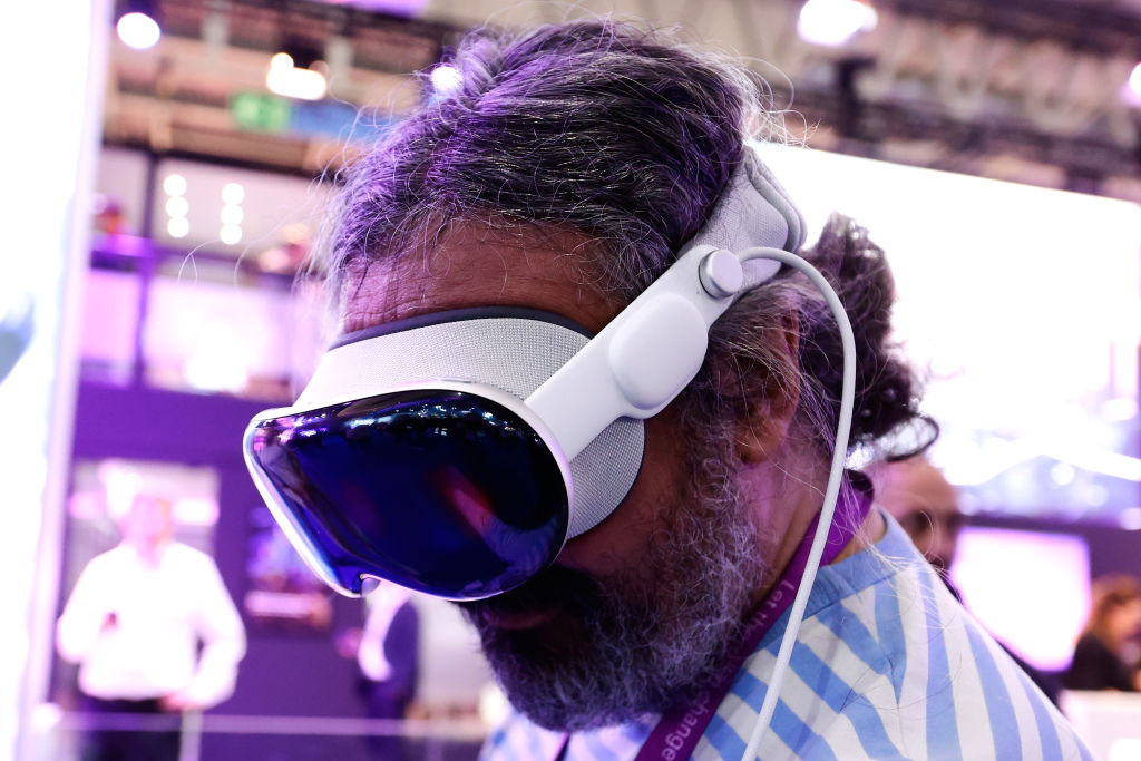 Apple Vision Pro Reportedly Not Selling, X Users Are Not Suprised