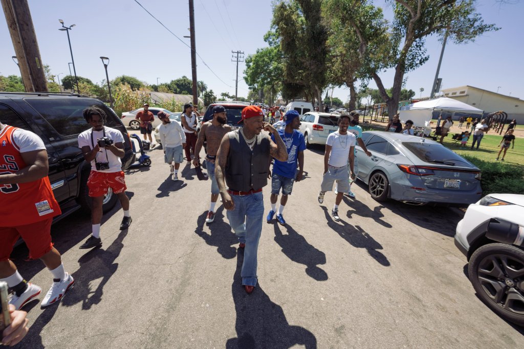 YG Treetop Pirus & Fruit Town Pirus Peace Walk